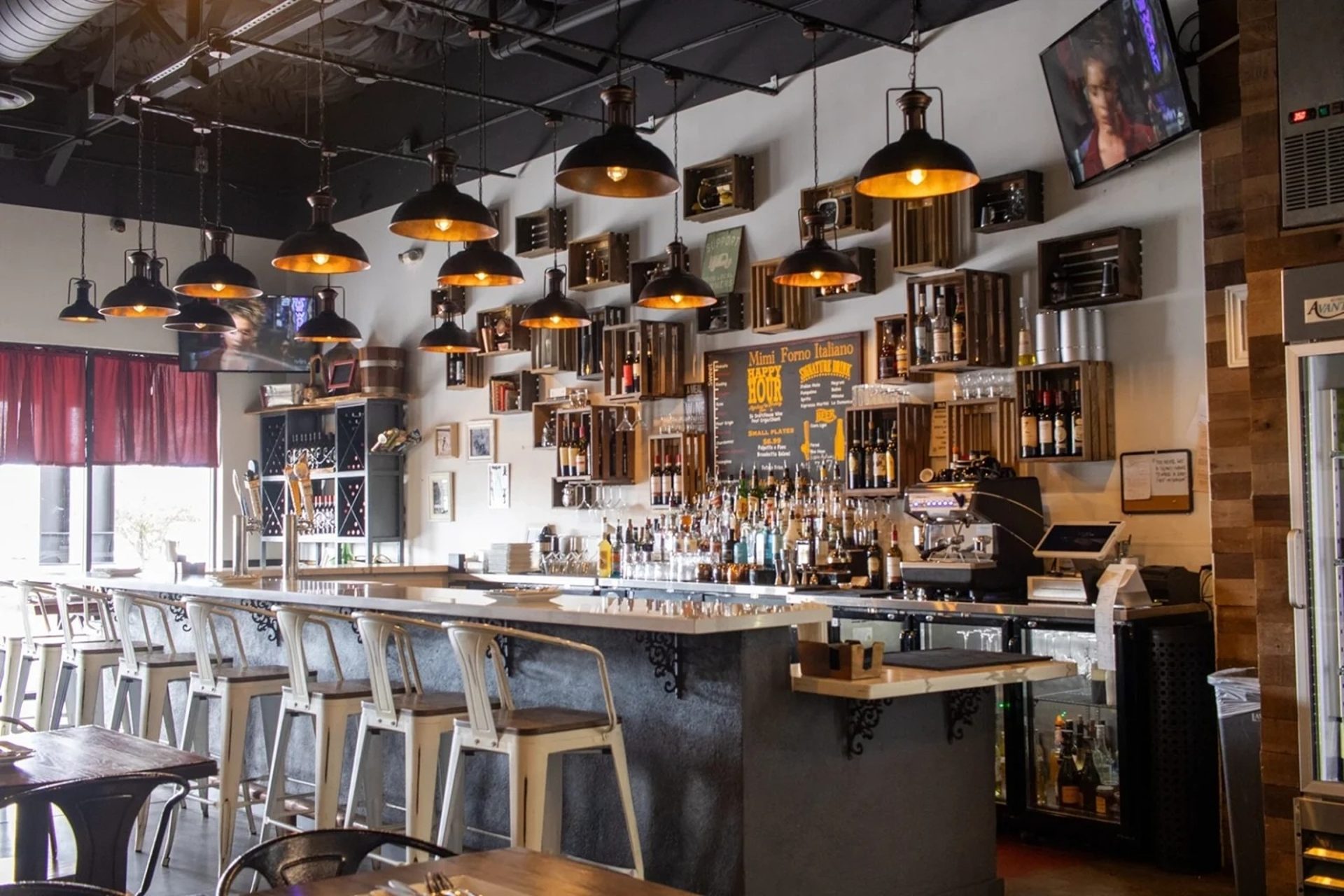 Savor Authentic Italian Cuisine at Mimi Forno Italiano
